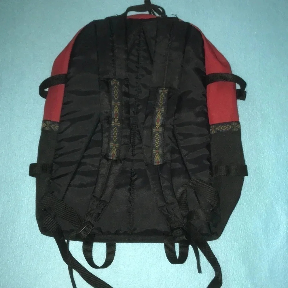 NORTH RANGE backpack red black Aztec type print padded straps - Picture 3 of 9